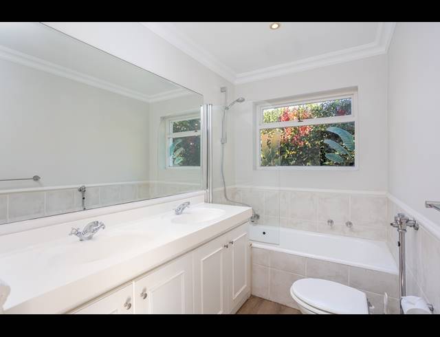 2 BEDROOM FREEHOLD TO LET IN NEWLANDS